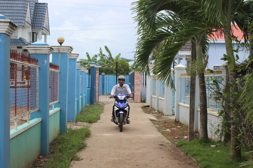 Đổi đời nhờ trồng lúa thơm ST5